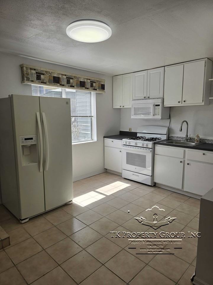 17801 Penn Valley Dr #1 - Photo 6 of 13