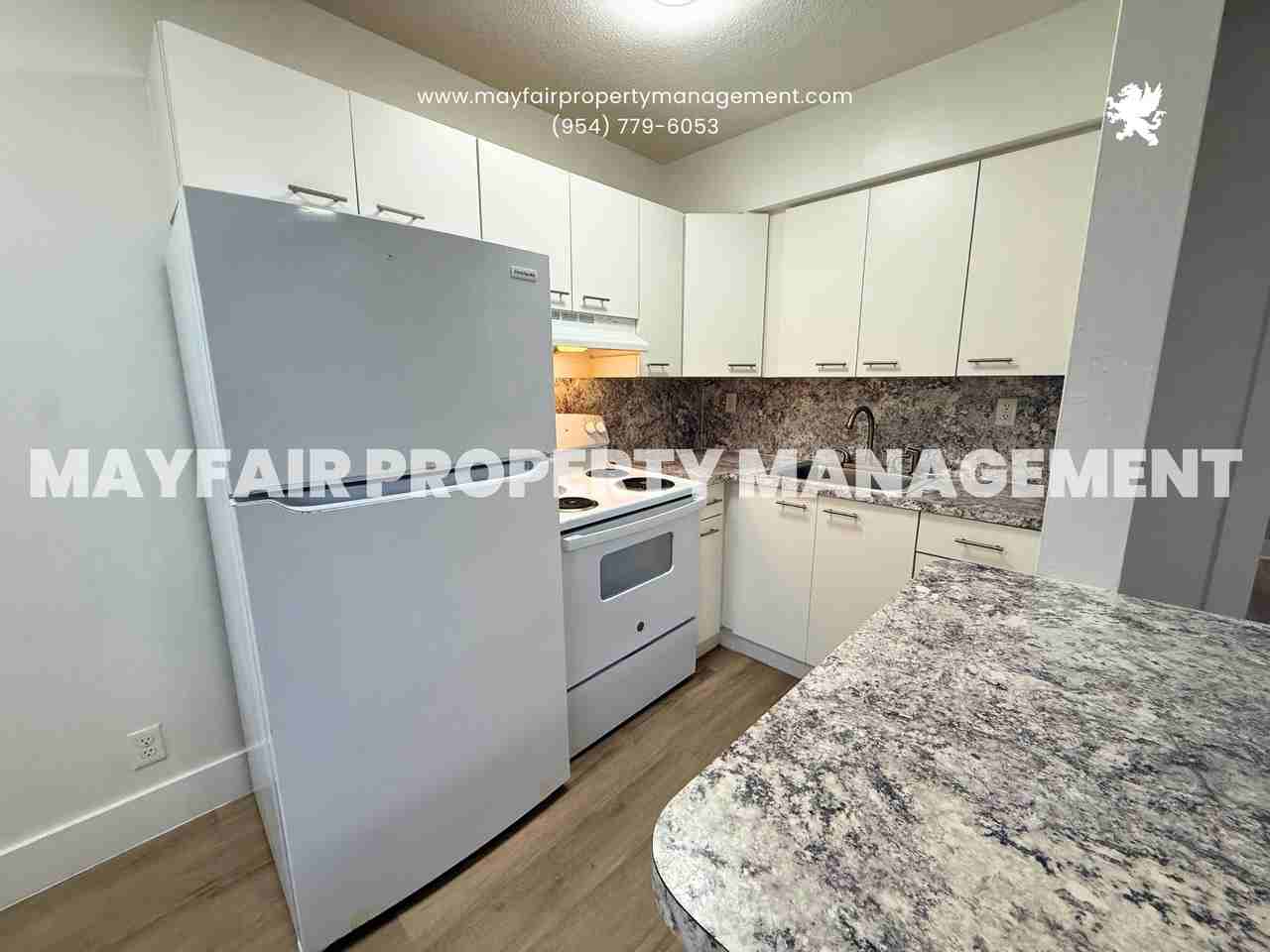 1041 Ne 15th St #2
