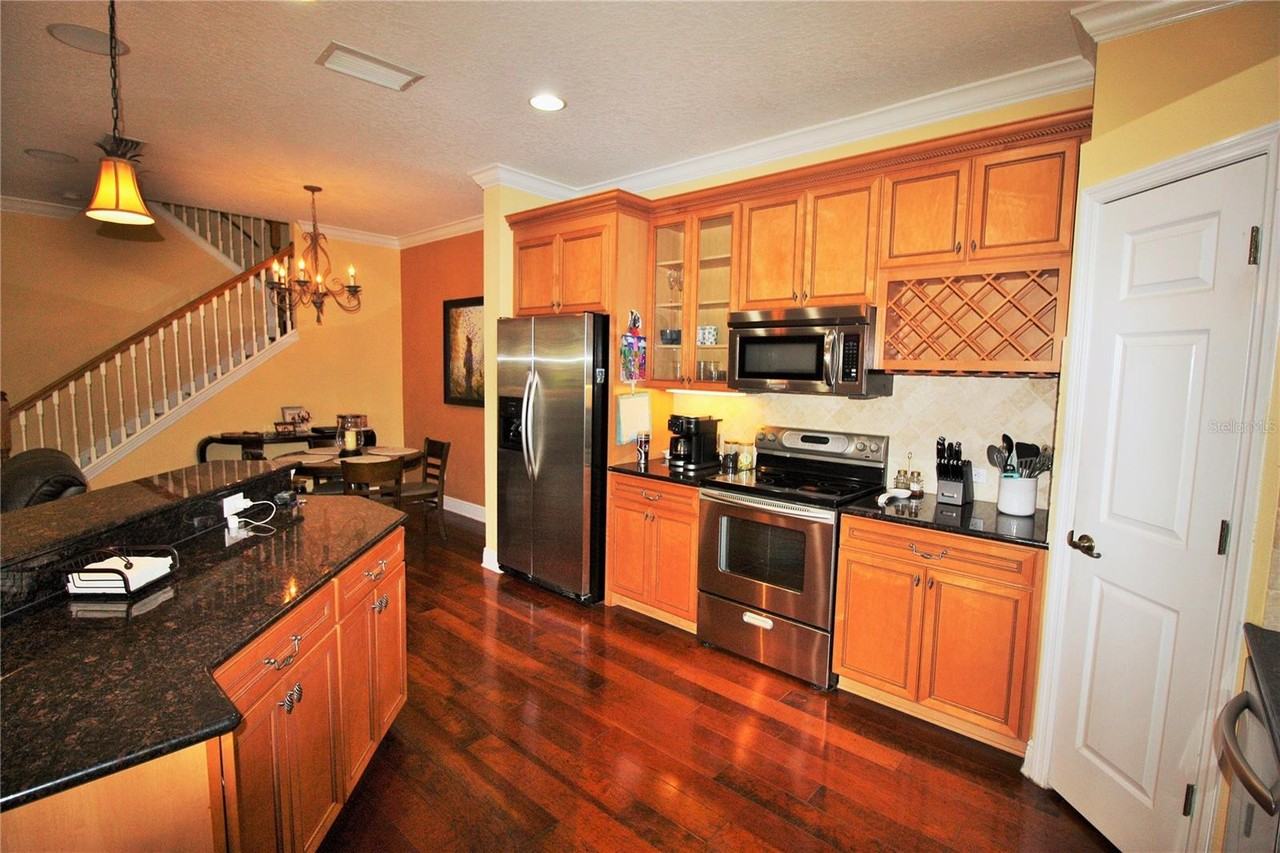 1397 Benevolent St - Photo 2 of 18