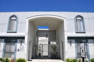 featured image of 411 E Broadway