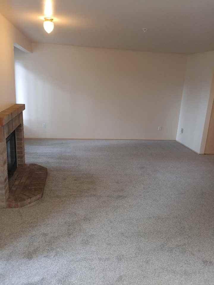 Larger 2bed 2bath - In Lakewood - Photo 2 of 6