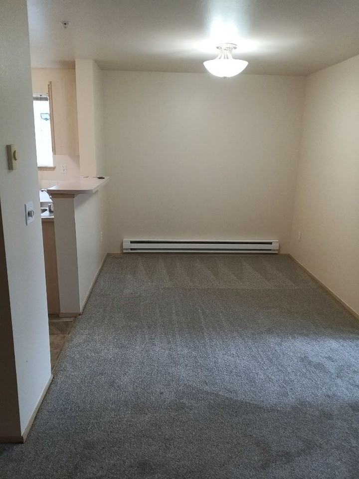 Larger 2bed 2bath - In Lakewood - Photo 3 of 6