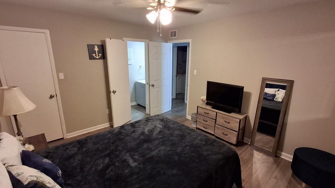 2709 Lantern Walk Se #B - Photo 2 of 13