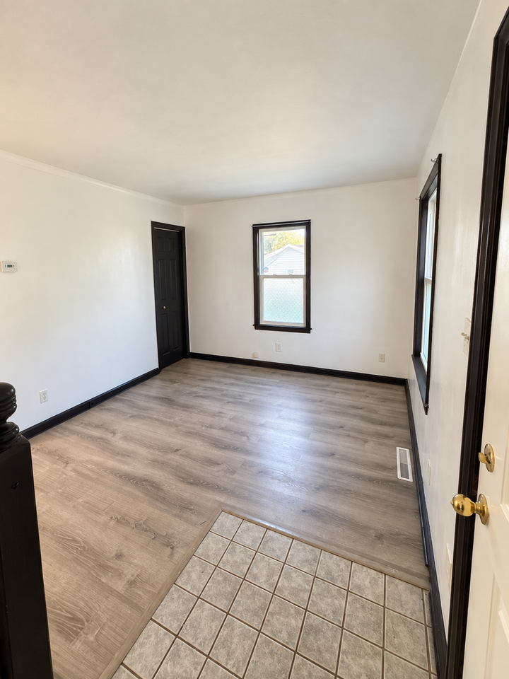 22413 Cushing Ave #1 - Photo 2 of 11
