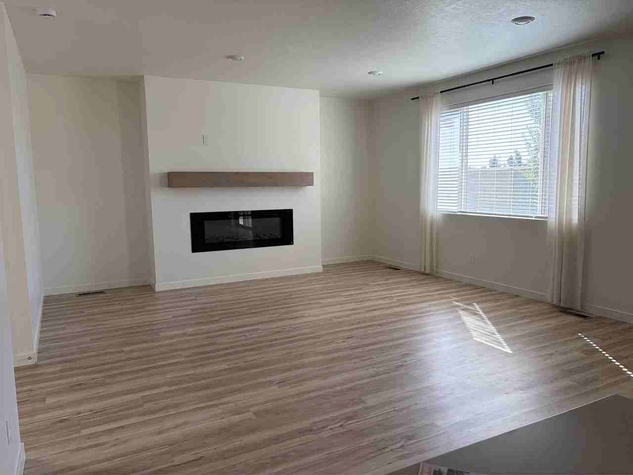 717 W Lyra St #717 - Photo 3 of 17