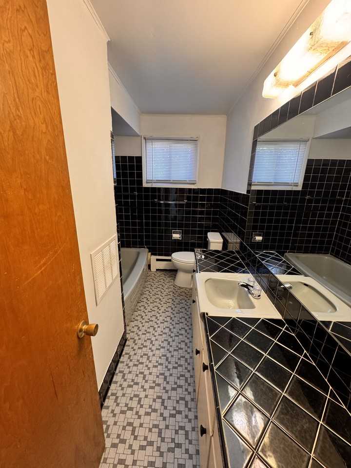 3903 Erie St #1 - Photo 4 of 10