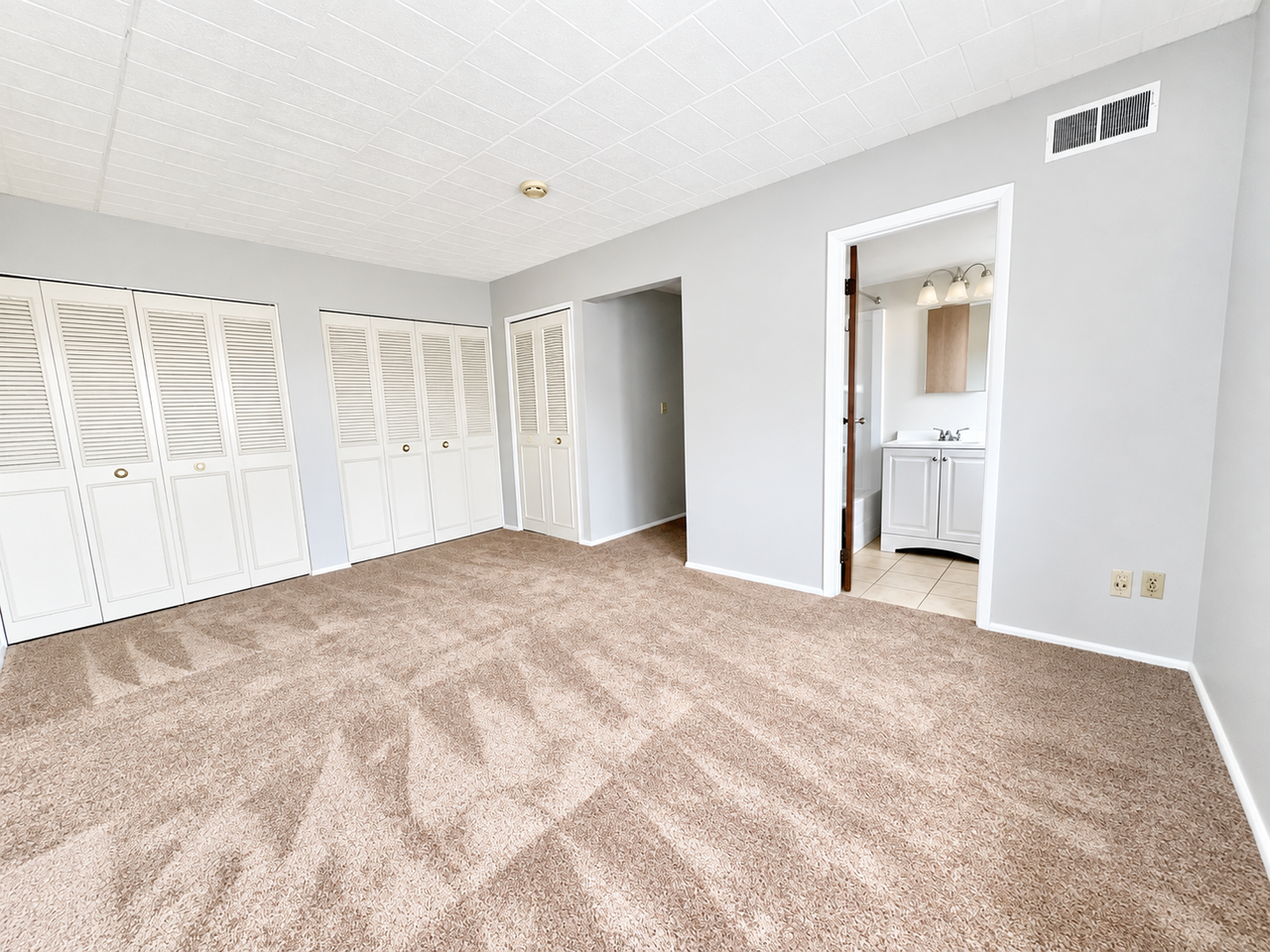 901 Lewis AvenueApt. 302 #302 - Photo 5 of 10
