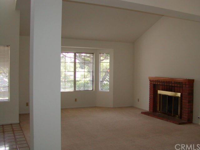 26411 Stratford - Photo 2 of 16