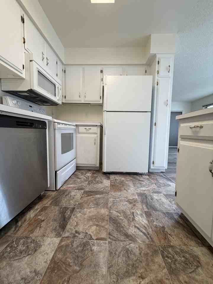 1512 Shield St #1 - Photo 4 of 11