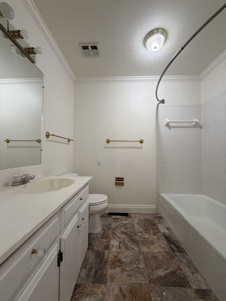 1512 Shield St #1 - Photo 7 of 11