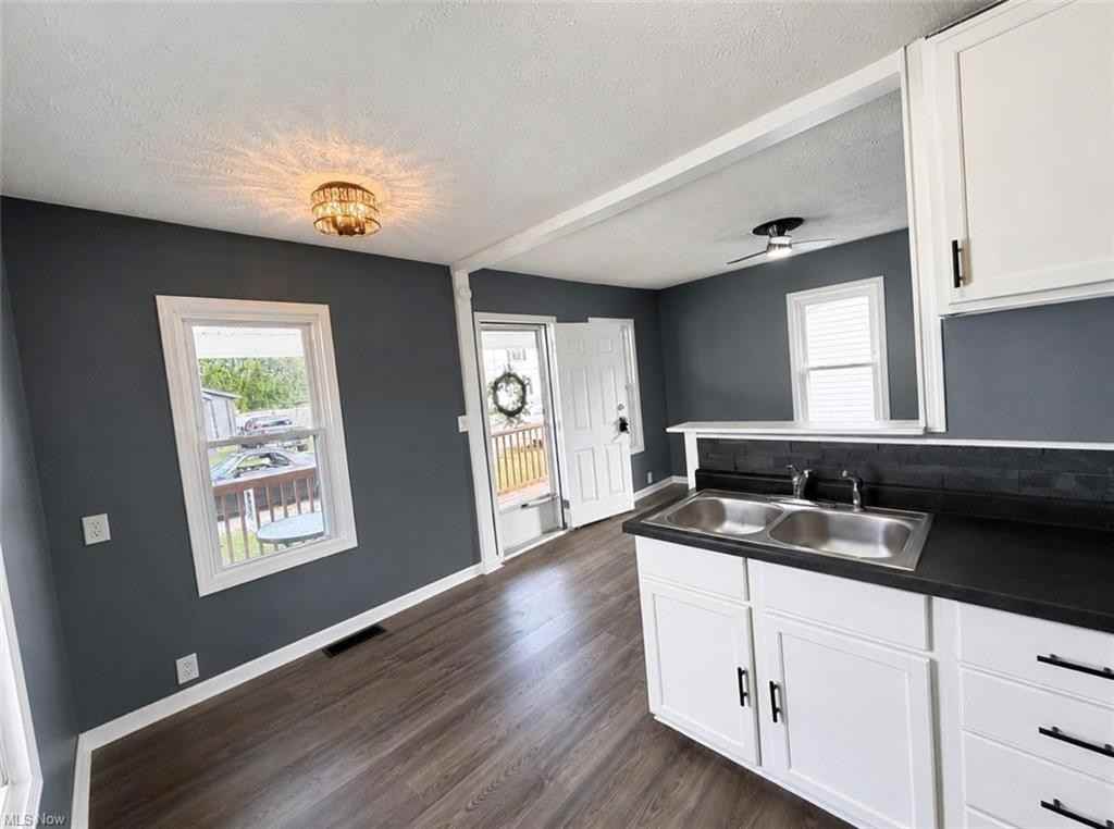 2127 Hoge Ave #1 - Photo 4 of 10
