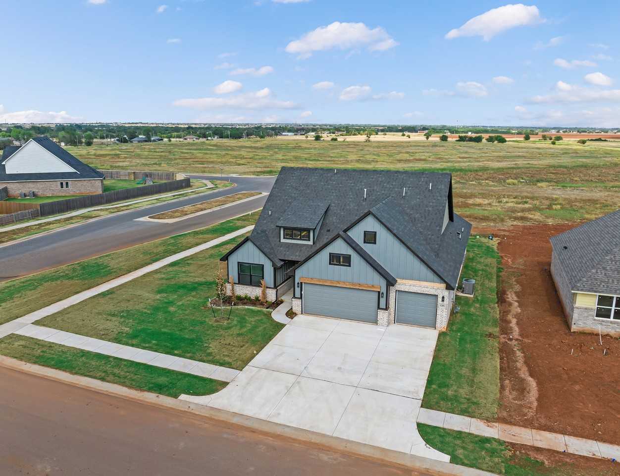 1310 Copper Ridge Cir #1 - Photo 3 of 23