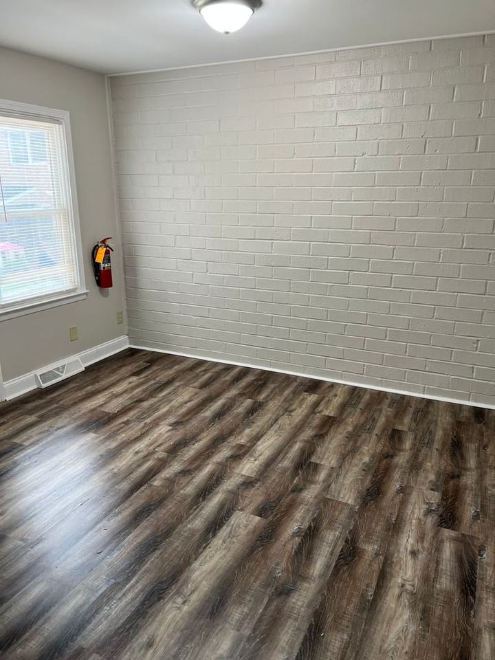 3100 3100 Summit Avenue - 3102 B - Photo 2 of 5