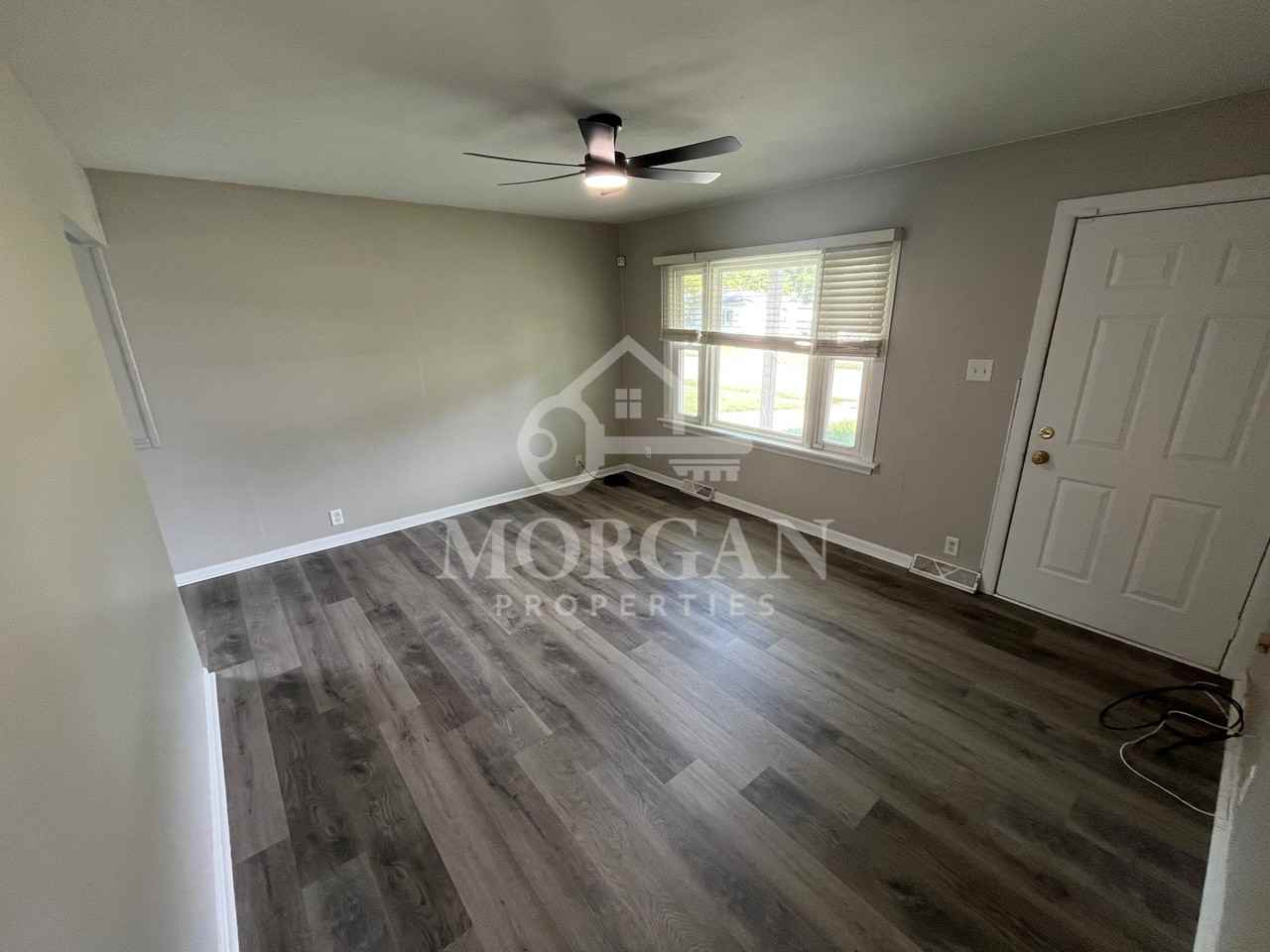 307 Crestview Ct #1 - Photo 2 of 7
