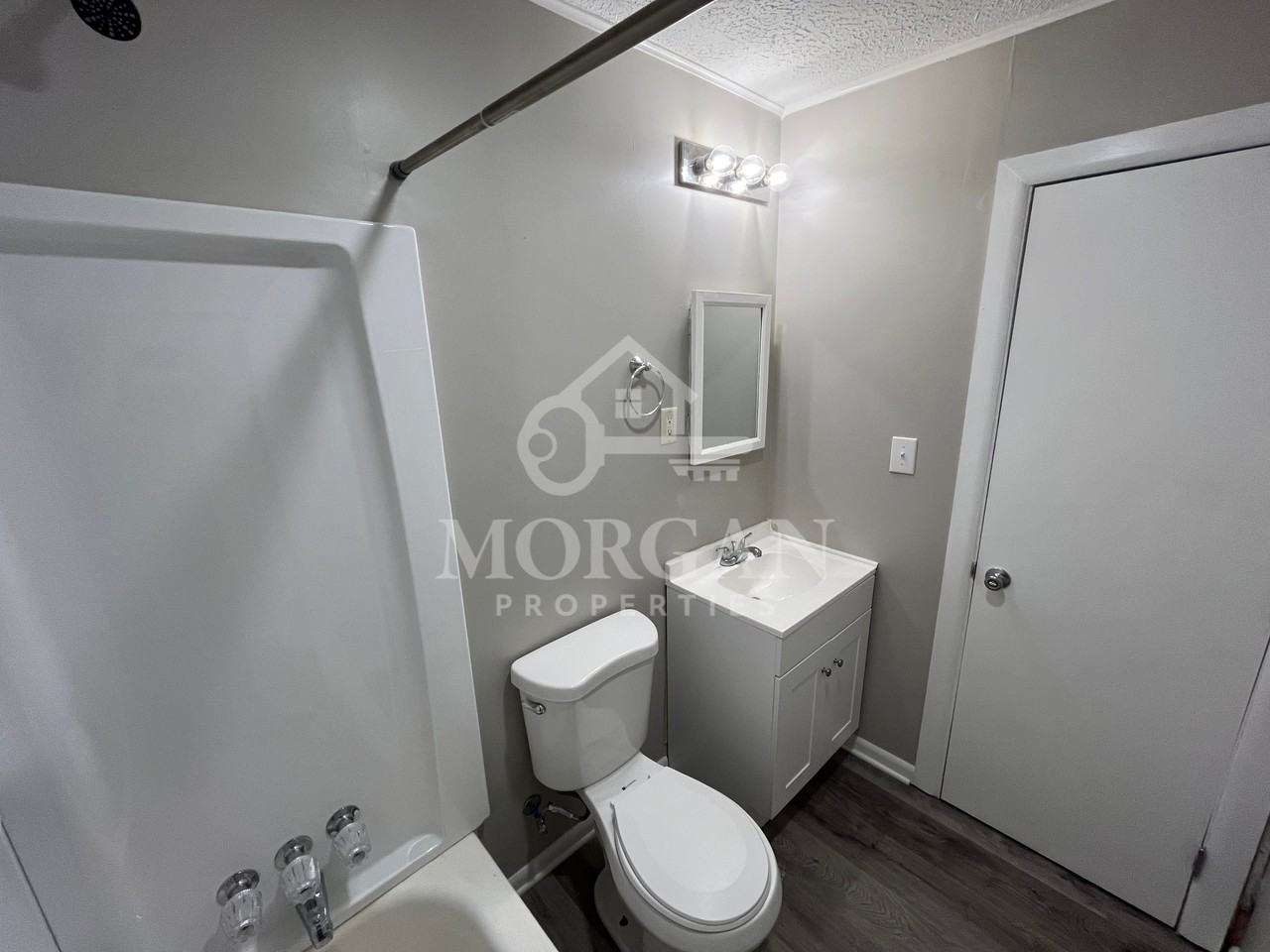307 Crestview Ct #1 - Photo 4 of 7