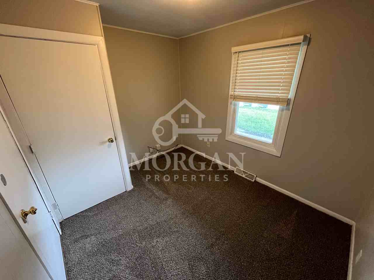 307 Crestview Ct #1 - Photo 5 of 7