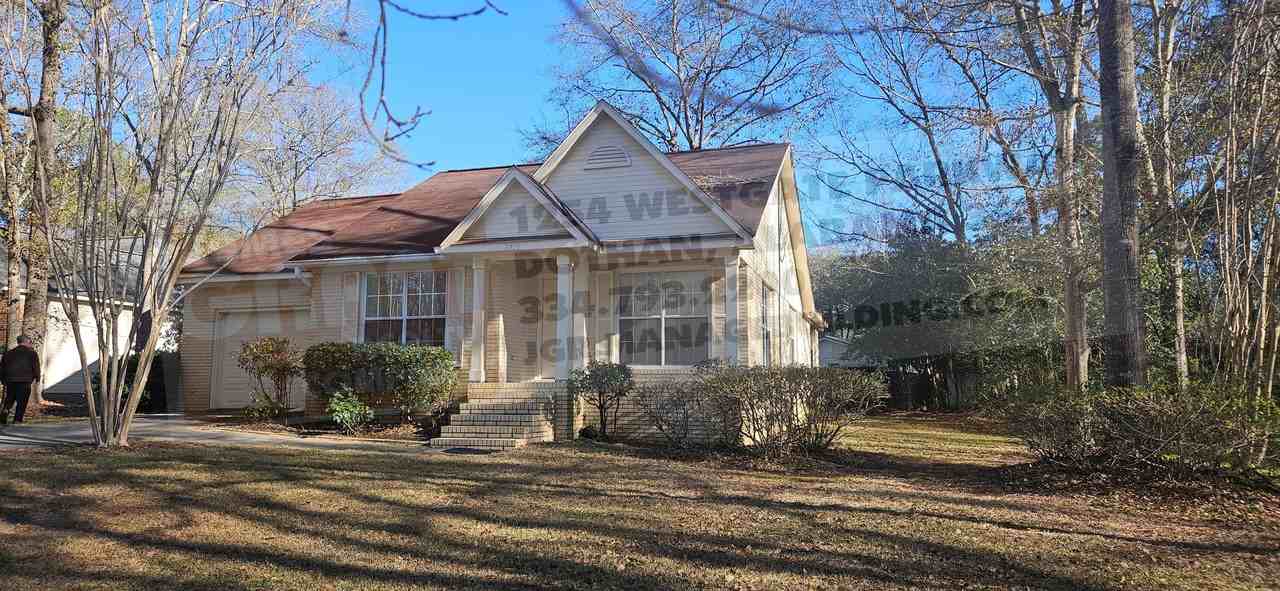 2415 Stonewood Dr - Photo 4 of 41