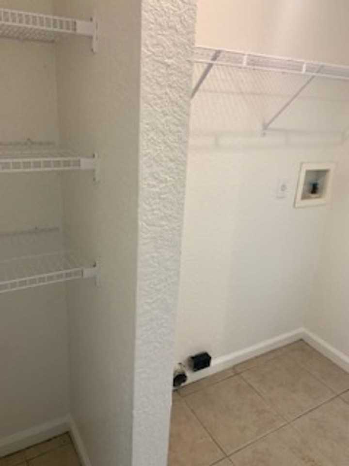 1410 W 16th St - Photo 3 of 15