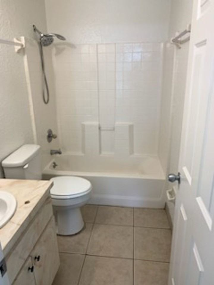 1410 W 16th St - Photo 6 of 15