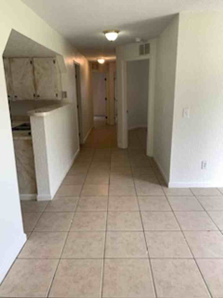 1410 W 16th St - Photo 7 of 15