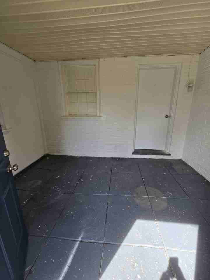 3414 W 10th St #1 - Photo 3 of 16