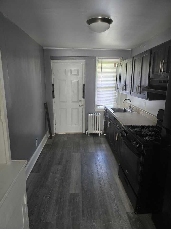 3414 W 10th St #1 - Photo 5 of 16