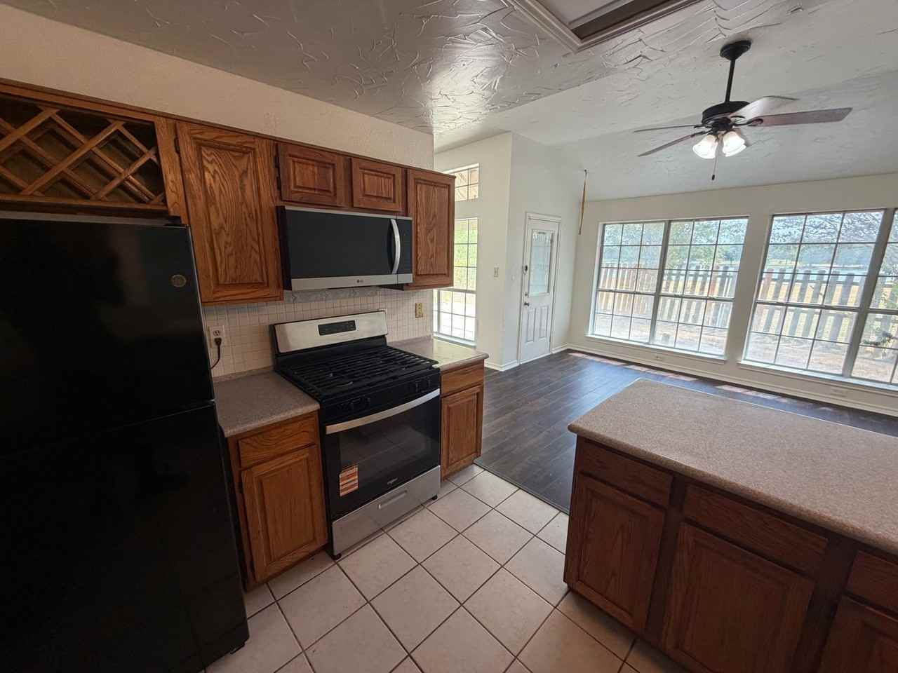 808 Creekside Dr - Photo 6 of 19