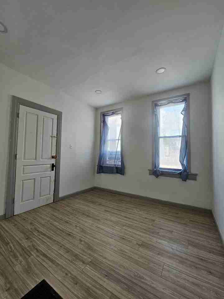 434 W. PRINCESS STREET - Photo 5 of 22