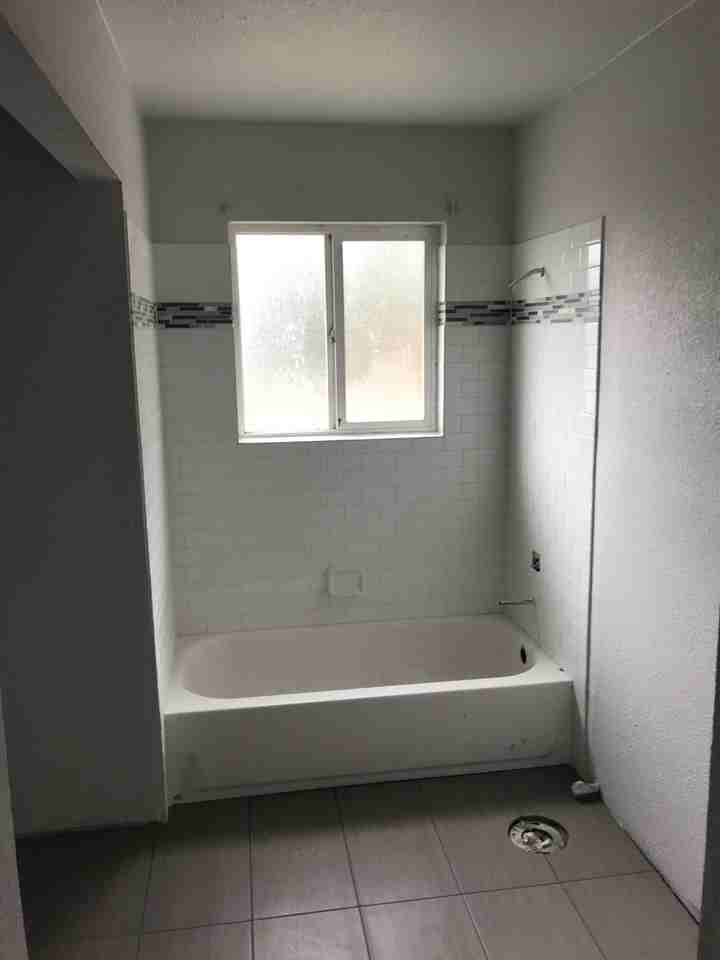 327 Bonfoy AvenueUnit 101 #101LOWER - Photo 6 of 9
