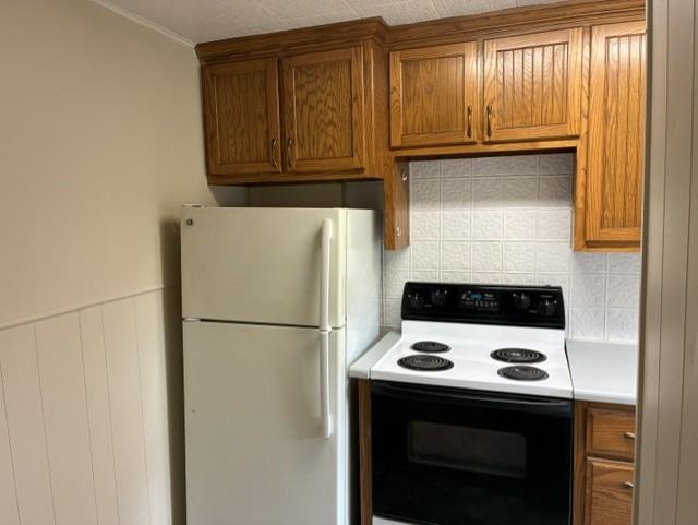 302 S Main St #2 - Photo 5 of 10
