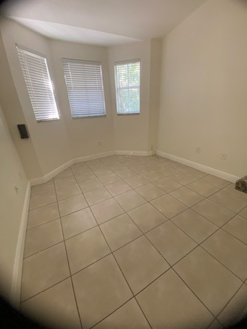 1652 Se 28th St #1 - Photo 7 of 21