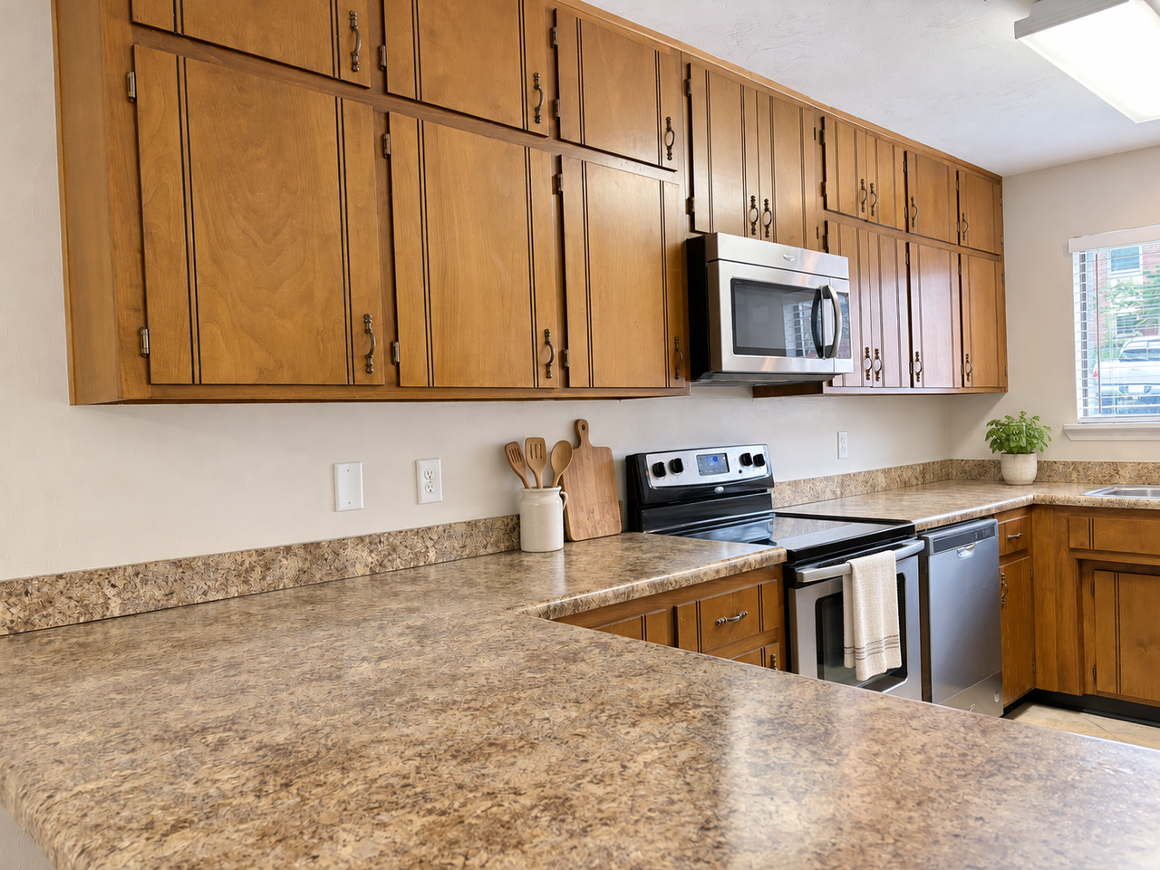 3207 Shamrock Street EastApt 18 #18 - Photo 4 of 11