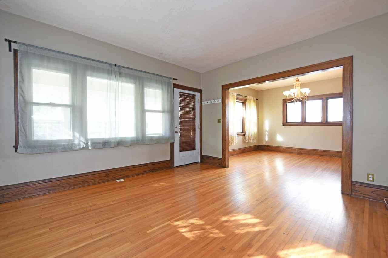 130 W 44th St - Photo 3 of 23