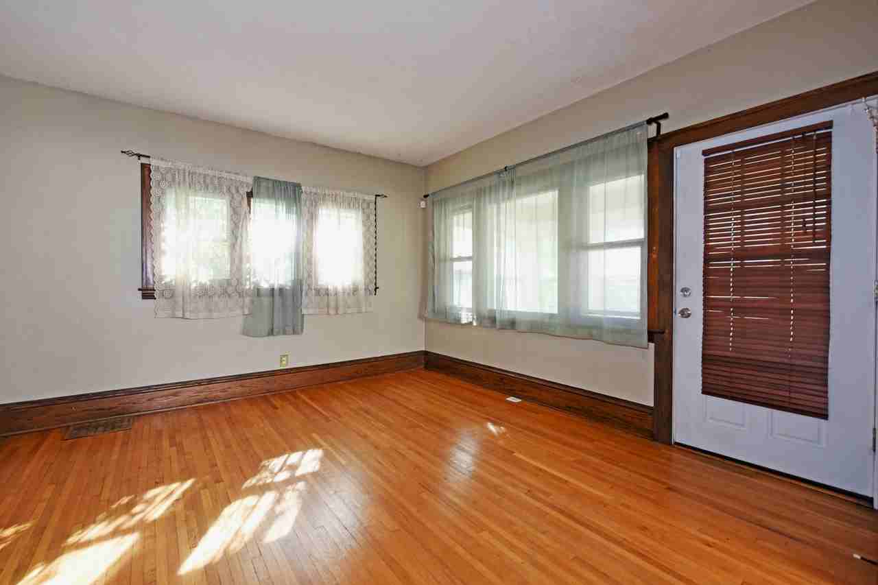 130 W 44th St - Photo 4 of 23