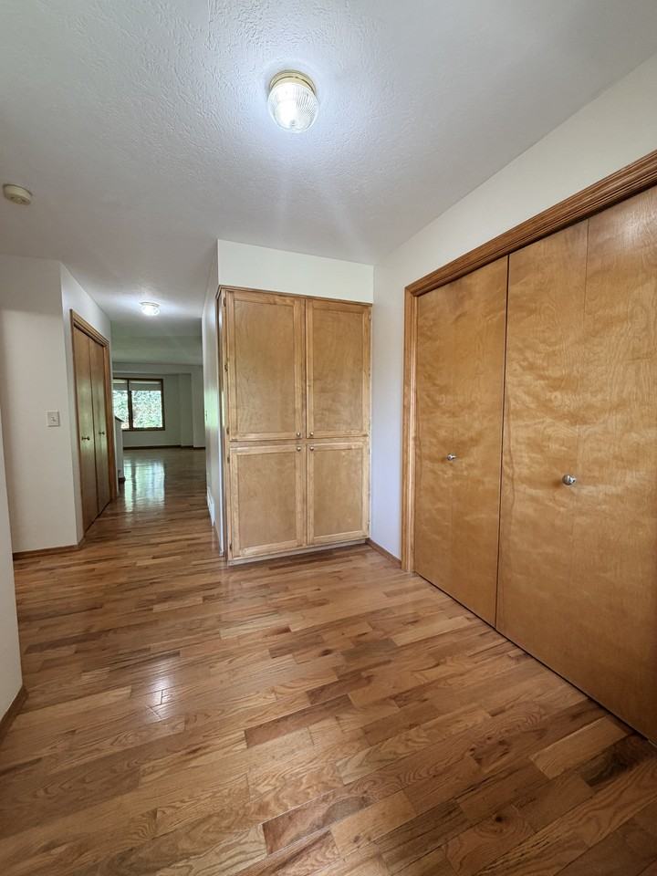 705 S 15th Ave #1 - Photo 2 of 15
