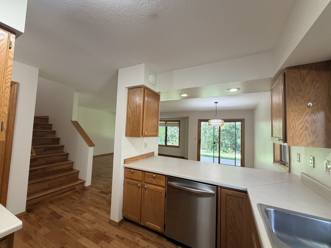 705 S 15th Ave #1 - Photo 4 of 15