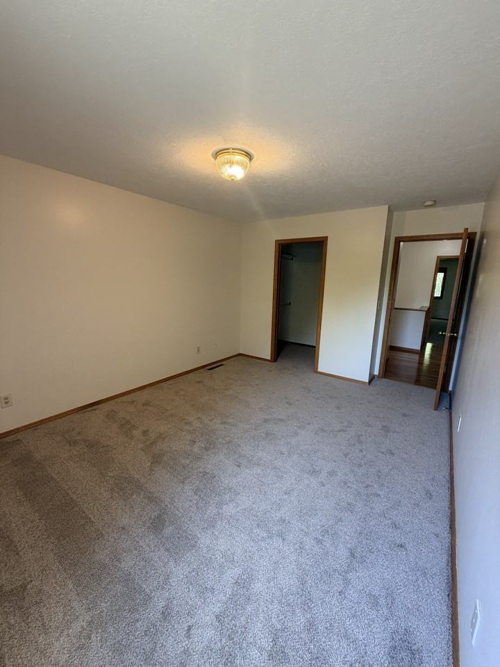 705 S 15th Ave #1 - Photo 5 of 15