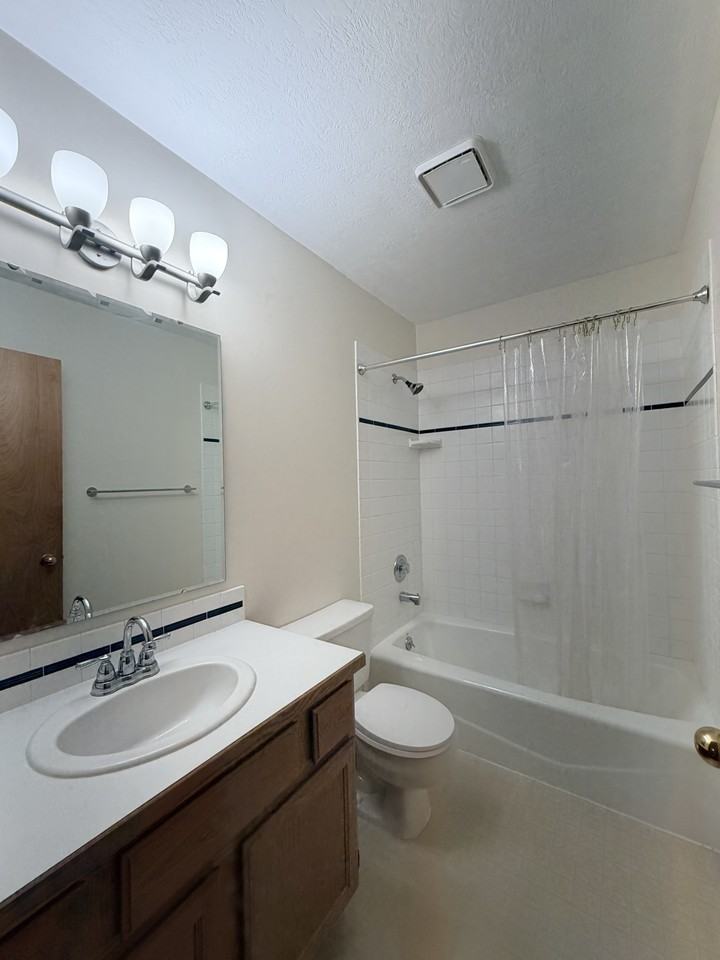 705 S 15th Ave #1 - Photo 7 of 15