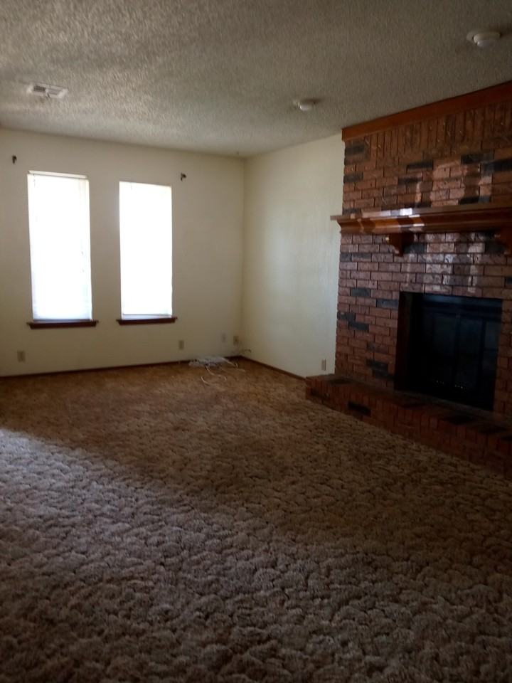 325 Dustin Dr #C - Photo 3 of 17