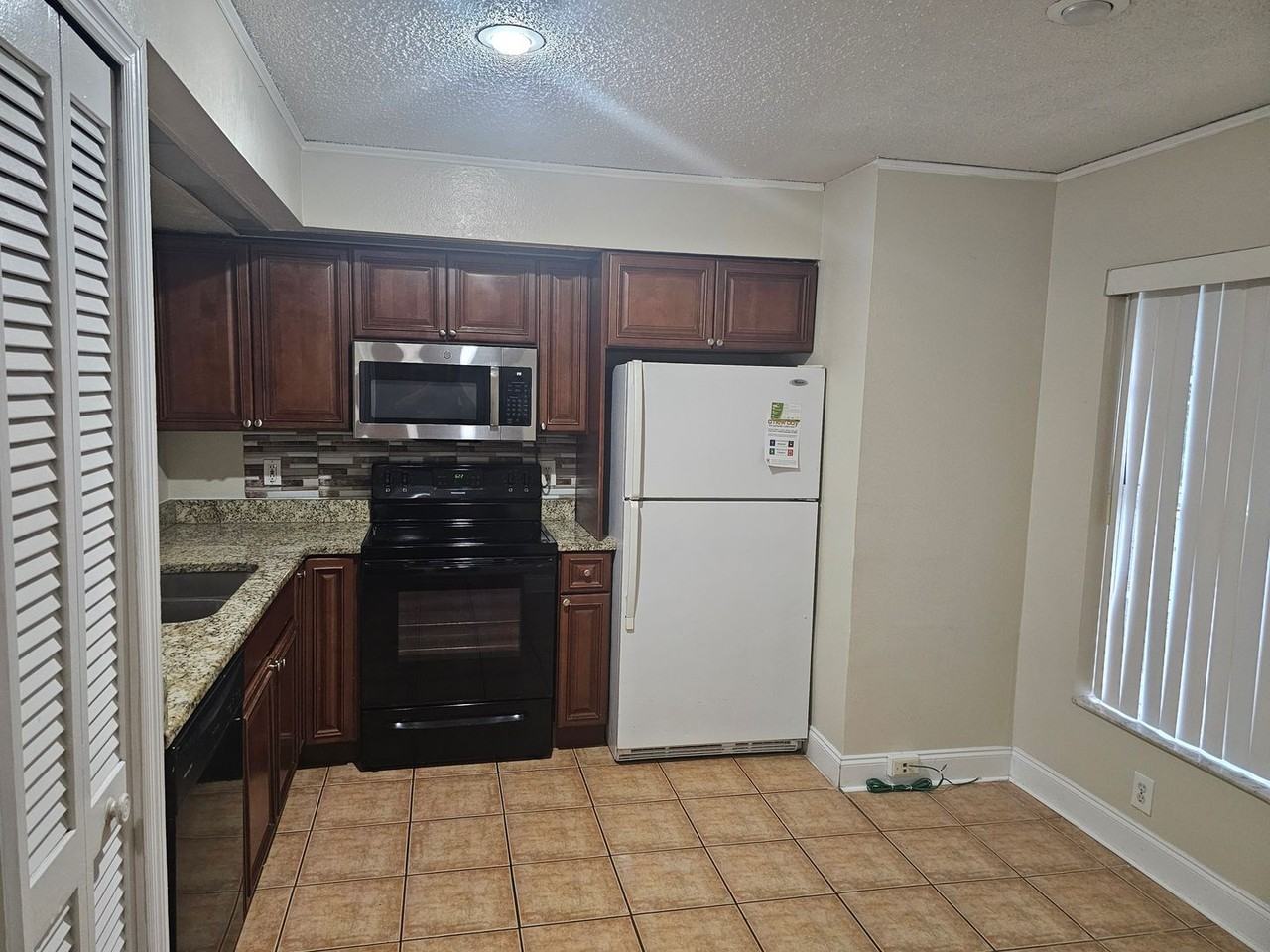 14508 Laguna Beach Cir - Photo 2 of 14