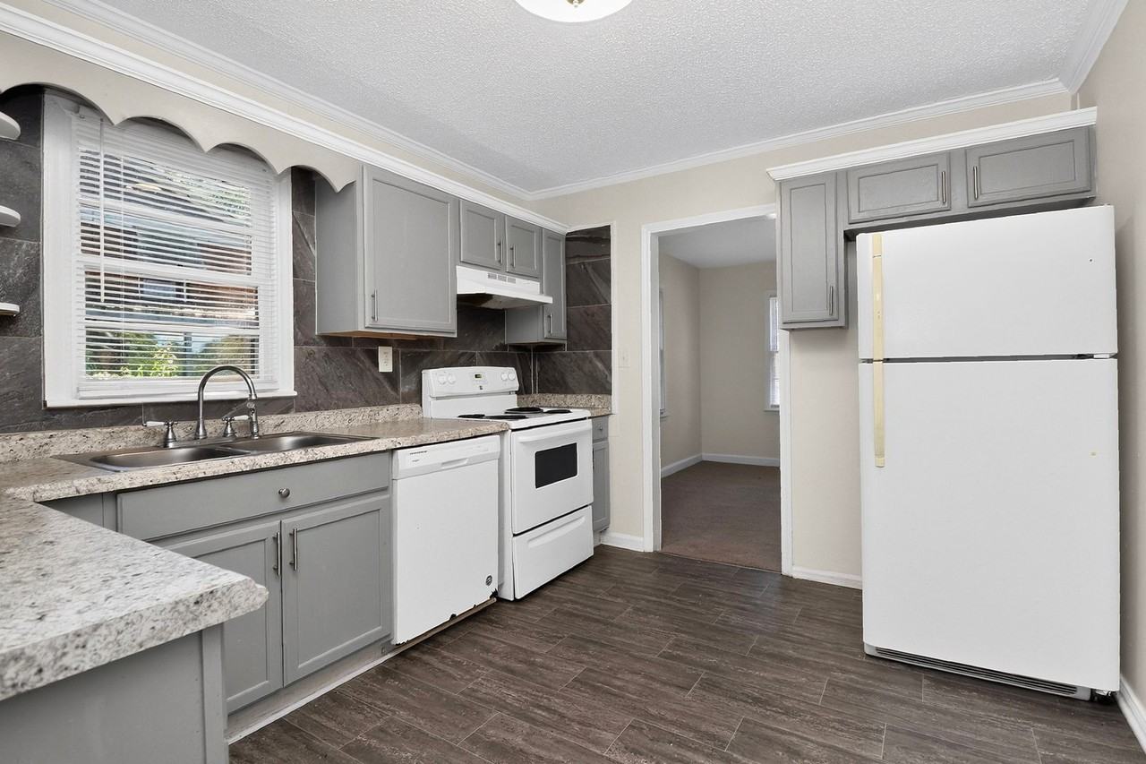 3942 Tillman Rd - Photo 4 of 16