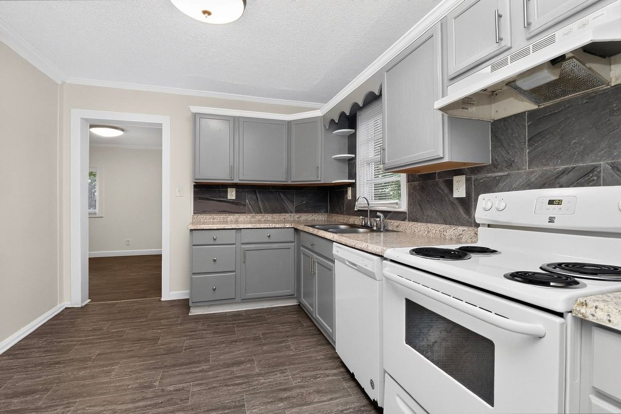 3942 Tillman Rd - Photo 5 of 16