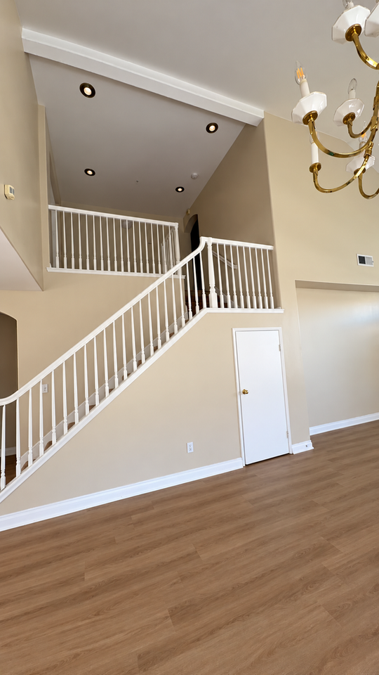 14051 Catalina Ct - Photo 3 of 26