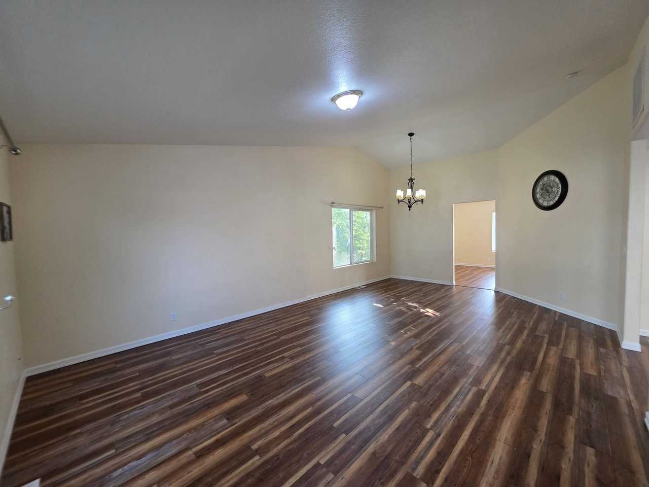 1511 W 40th Pl #1 - Photo 3 of 33
