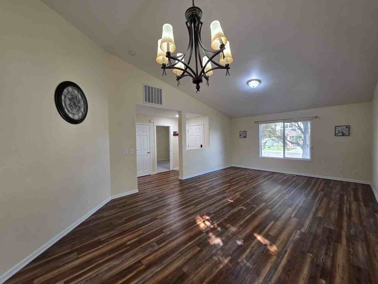 1511 W 40th Pl #1 - Photo 4 of 33