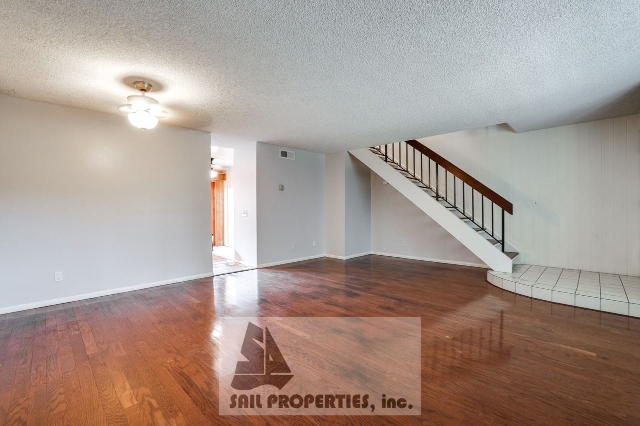 10793 Onyx Ct - Photo 7 of 19