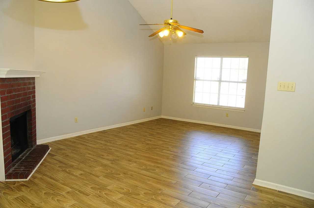 6899 Lagrange Cir S #1 - Photo 4 of 7