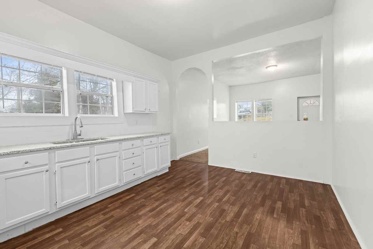5722 Terrace Ave #1 - Photo 4 of 19