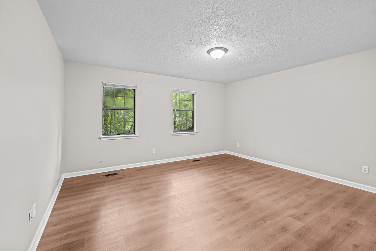 646 Valley Crest Dr #1 - Photo 4 of 16
