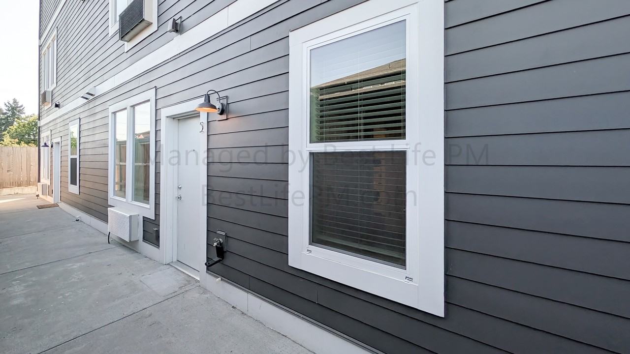 7122 North Greenwich AvenueUnit 5 #5 - Photo 3 of 17